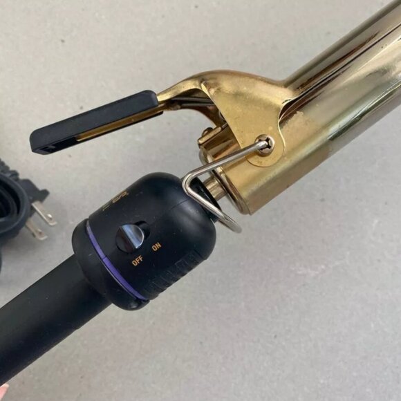 Hot Tools Pro Artist Defined Curls Long Lasting 24K Gold Curling Iron, 1.5" - Picture 5 of 8
